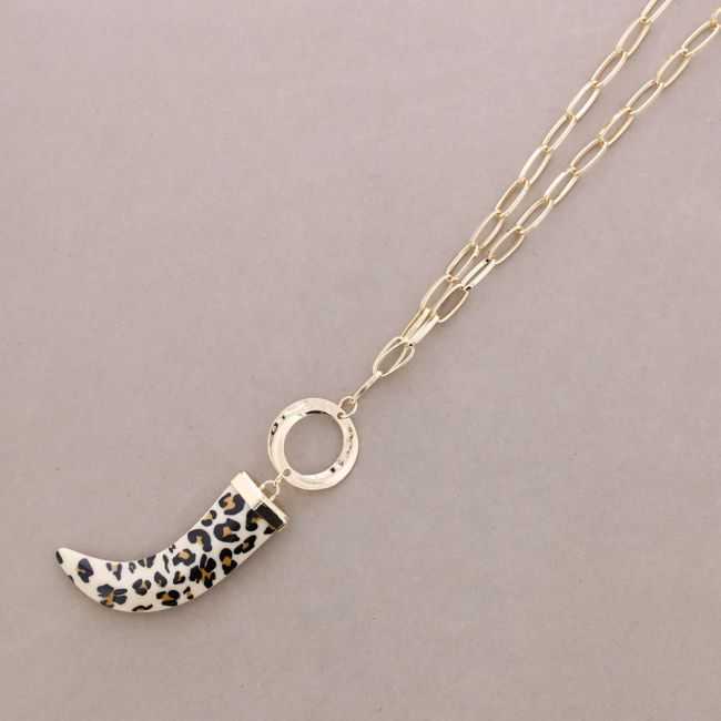 COLLAR LARGO COLGANTE CUERNO RESINA