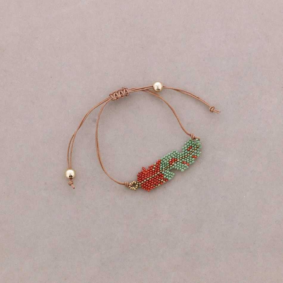 ETHNIC MACRAME BRACELET WITH BEAD LEAF