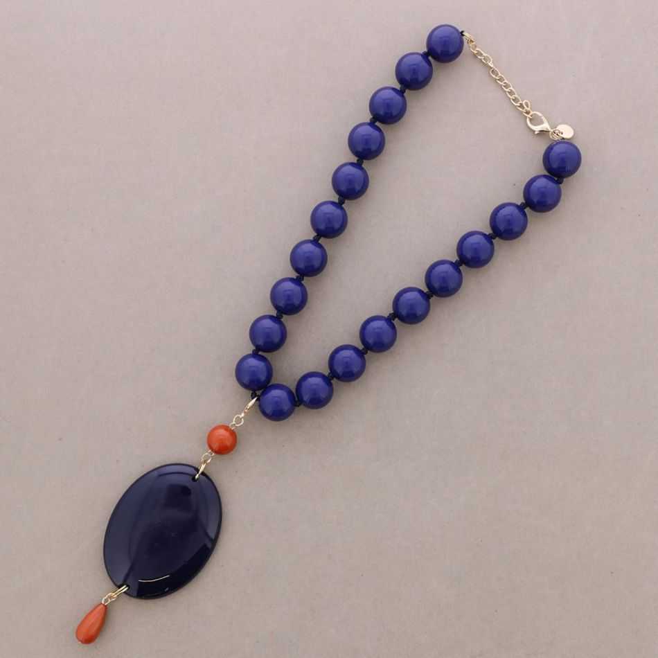 SHORT NECKLACE BEADS PENDANT MEDAL RESIN