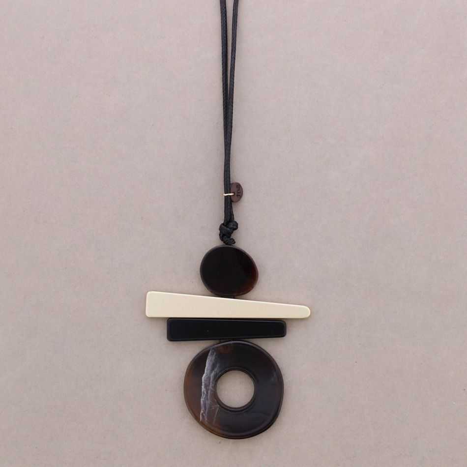 LONG GEOMETRIC RESIN PENDANT NECKLACE