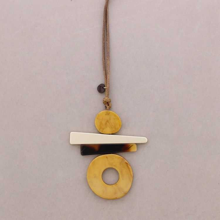 LONG GEOMETRIC RESIN PENDANT NECKLACE