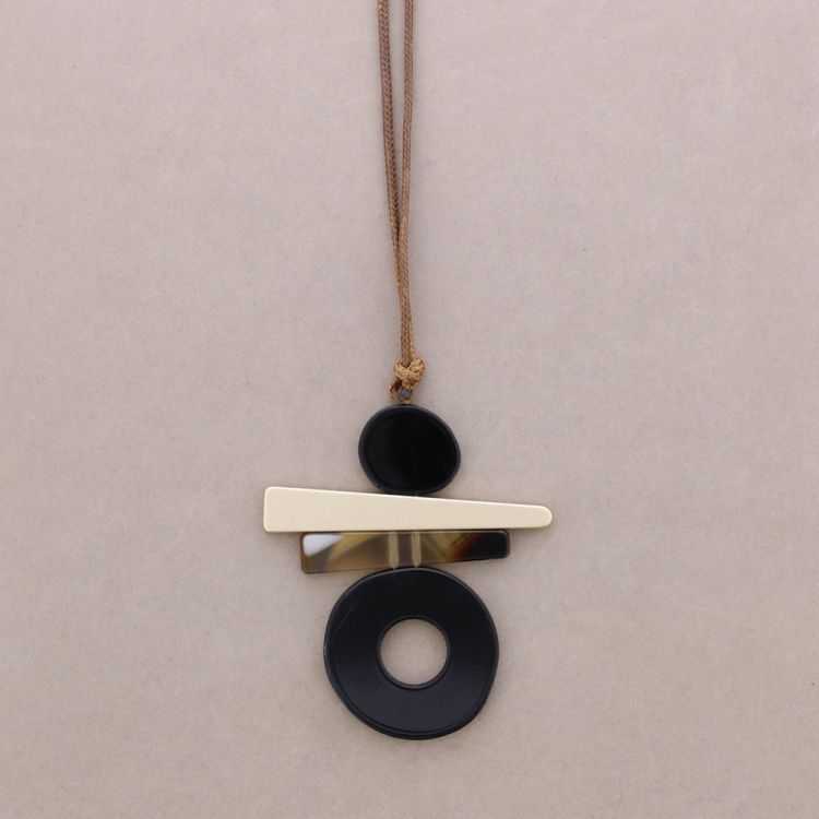 LONG GEOMETRIC RESIN PENDANT NECKLACE 2