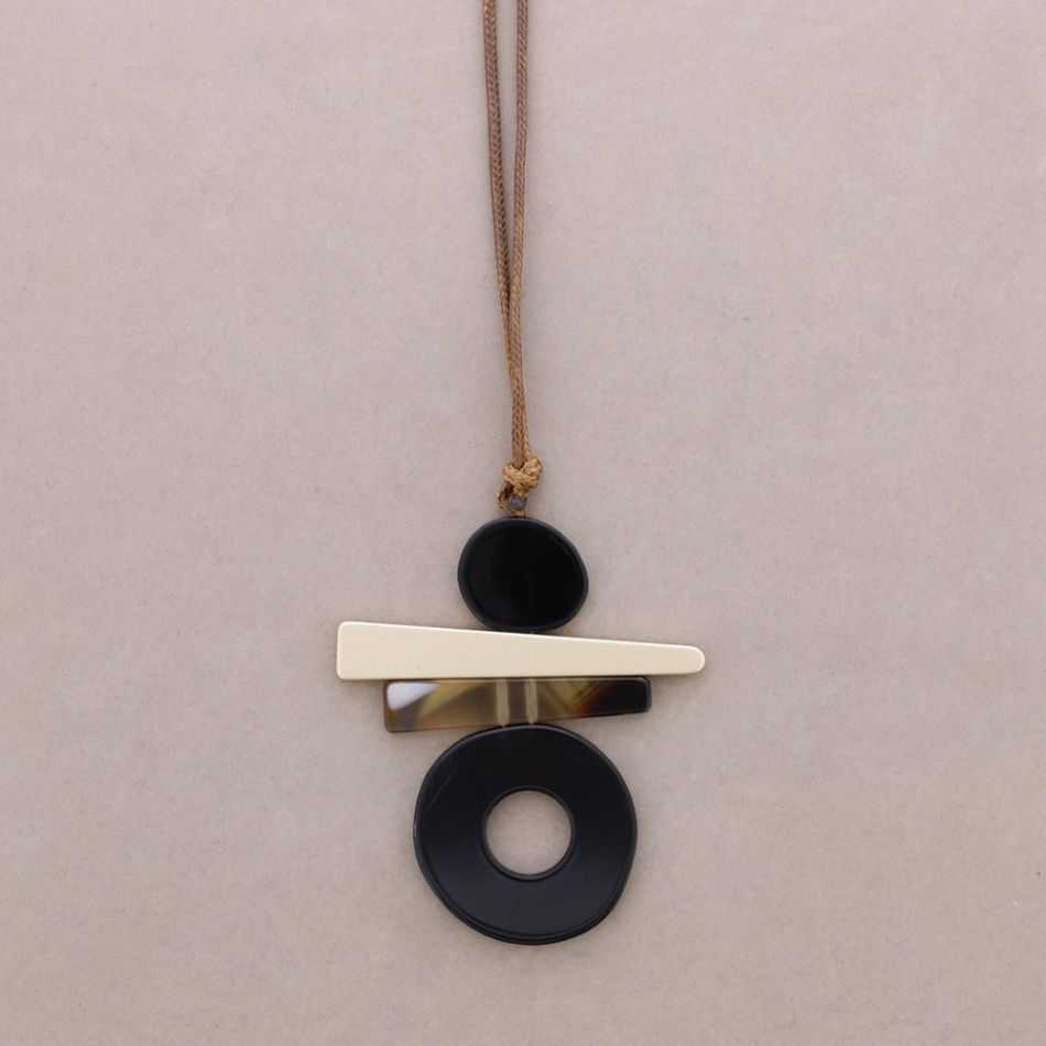 LONG GEOMETRIC RESIN PENDANT NECKLACE