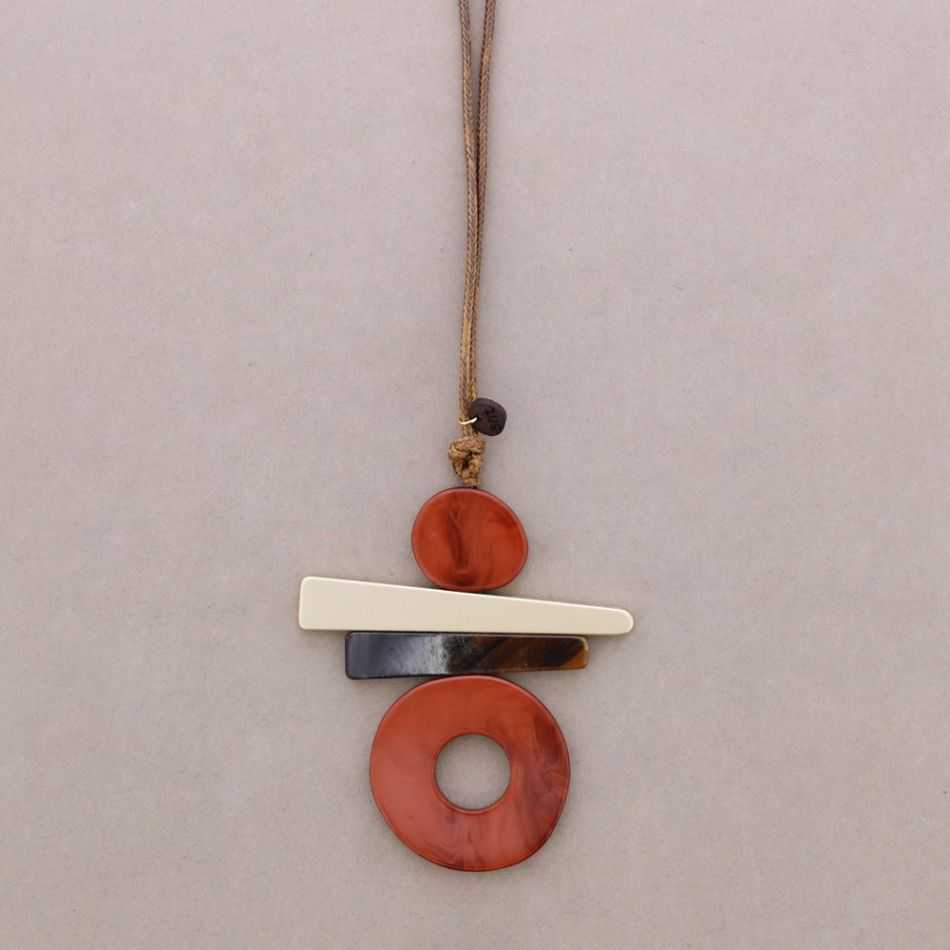 LONG GEOMETRIC RESIN PENDANT NECKLACE