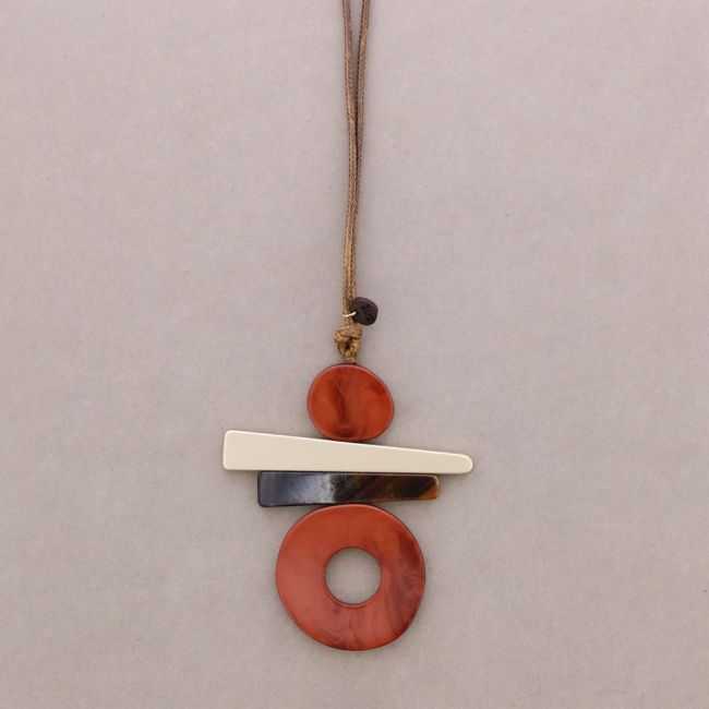 LONG GEOMETRIC RESIN PENDANT NECKLACE