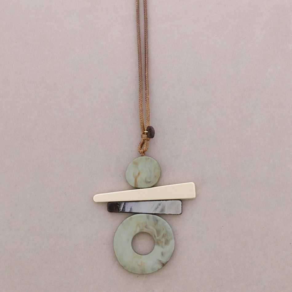 LONG GEOMETRIC RESIN PENDANT NECKLACE
