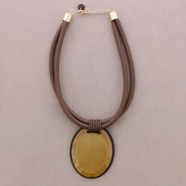 RESIN MEDAL PENDANT SHORT NECKLACE