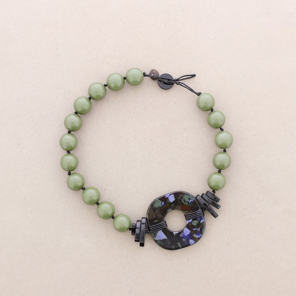 RESIN STAMPED SQUARE RING BALL SHORT NECKLACE
