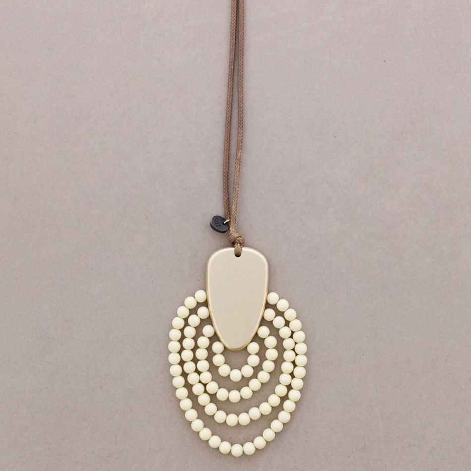 COLLAR LARGO COLGANTE CUENTAS RESINA