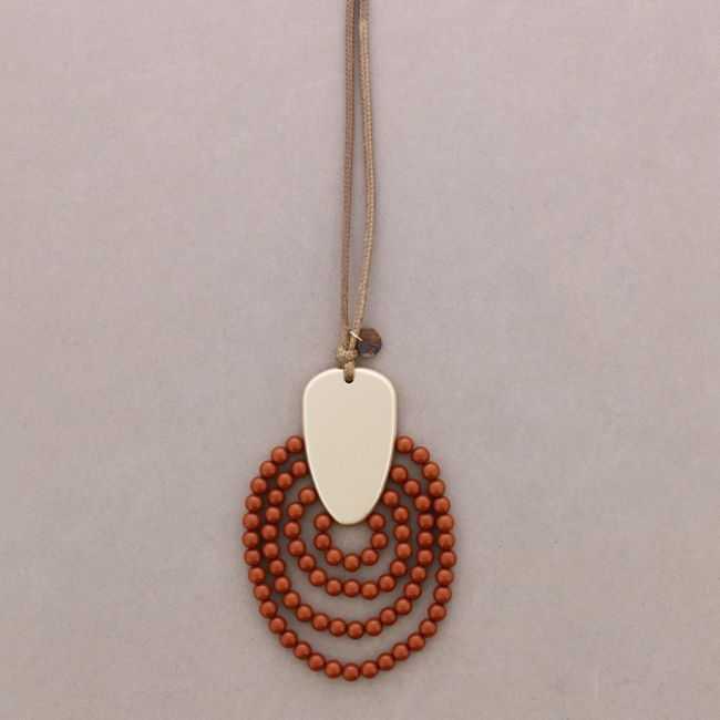 COLLAR LARGO COLGANTE CUENTAS RESINA