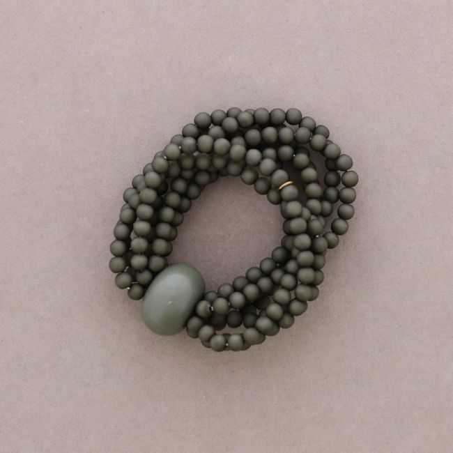 ELASTIC BRACELET WITH RESIN BEADS