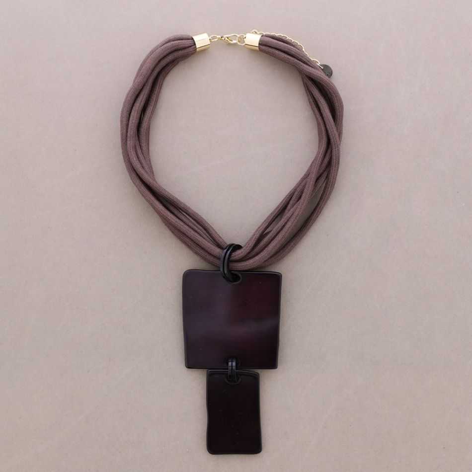 DOUBLE SQUARE RESIN PENDANT CHOKER