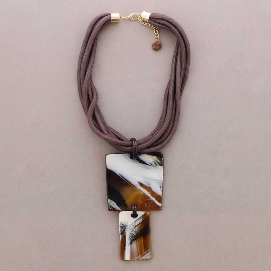 DOUBLE SQUARE RESIN PENDANT CHOKER