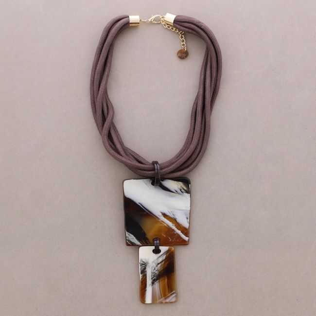 DOUBLE SQUARE RESIN PENDANT CHOKER