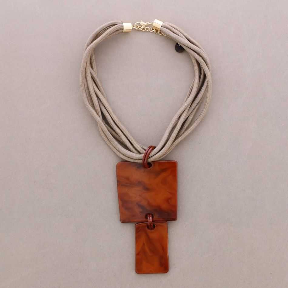 DOUBLE SQUARE RESIN PENDANT CHOKER