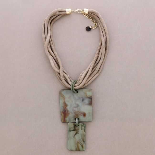 DOUBLE SQUARE RESIN PENDANT CHOKER