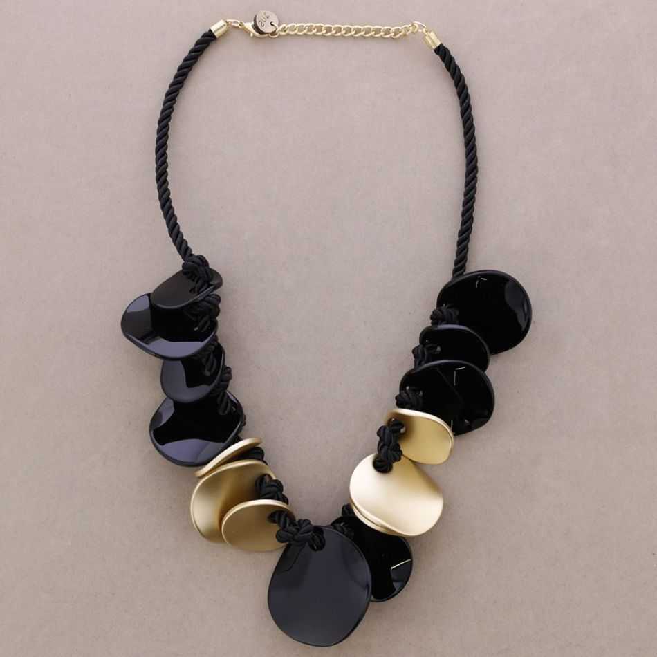CHOKER WITH LEAVES AND RESIN