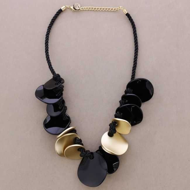 CHOKER WITH LEAVES AND RESIN