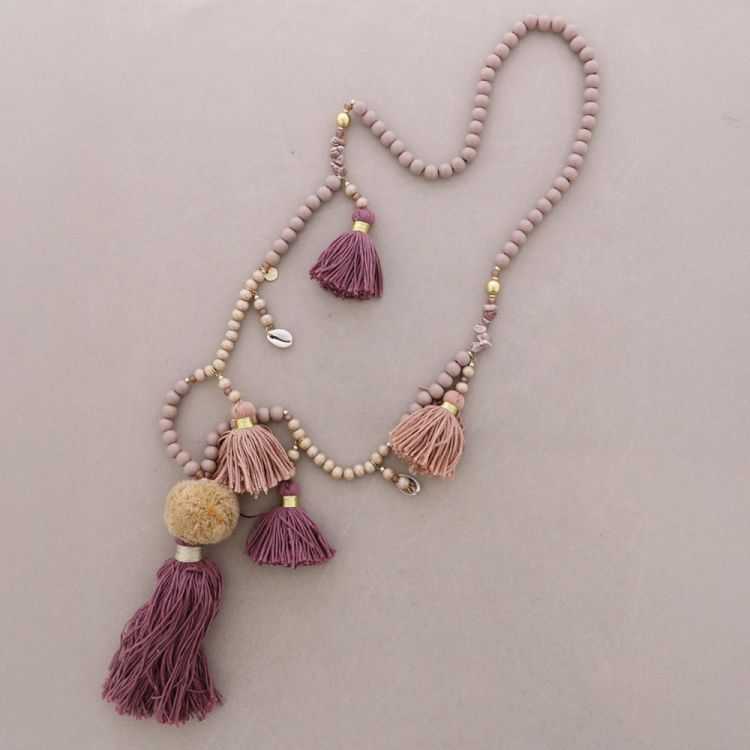 COLLAR LARGO CUENTAS MADERA POMPON FLECOS
