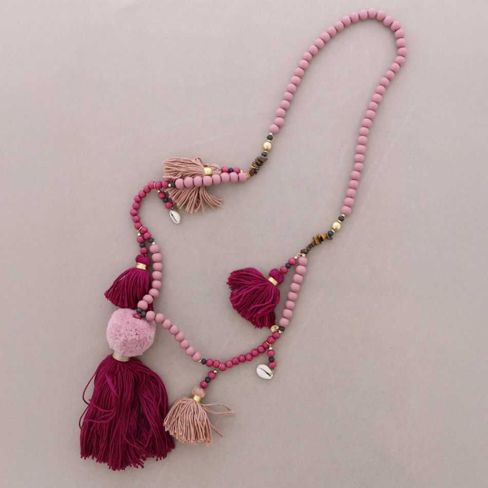 COLLAR LARGO CUENTAS MADERA POMPON FLECOS