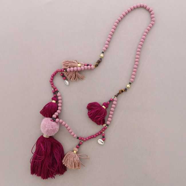COLLAR LARGO CUENTAS MADERA POMPON FLECOS