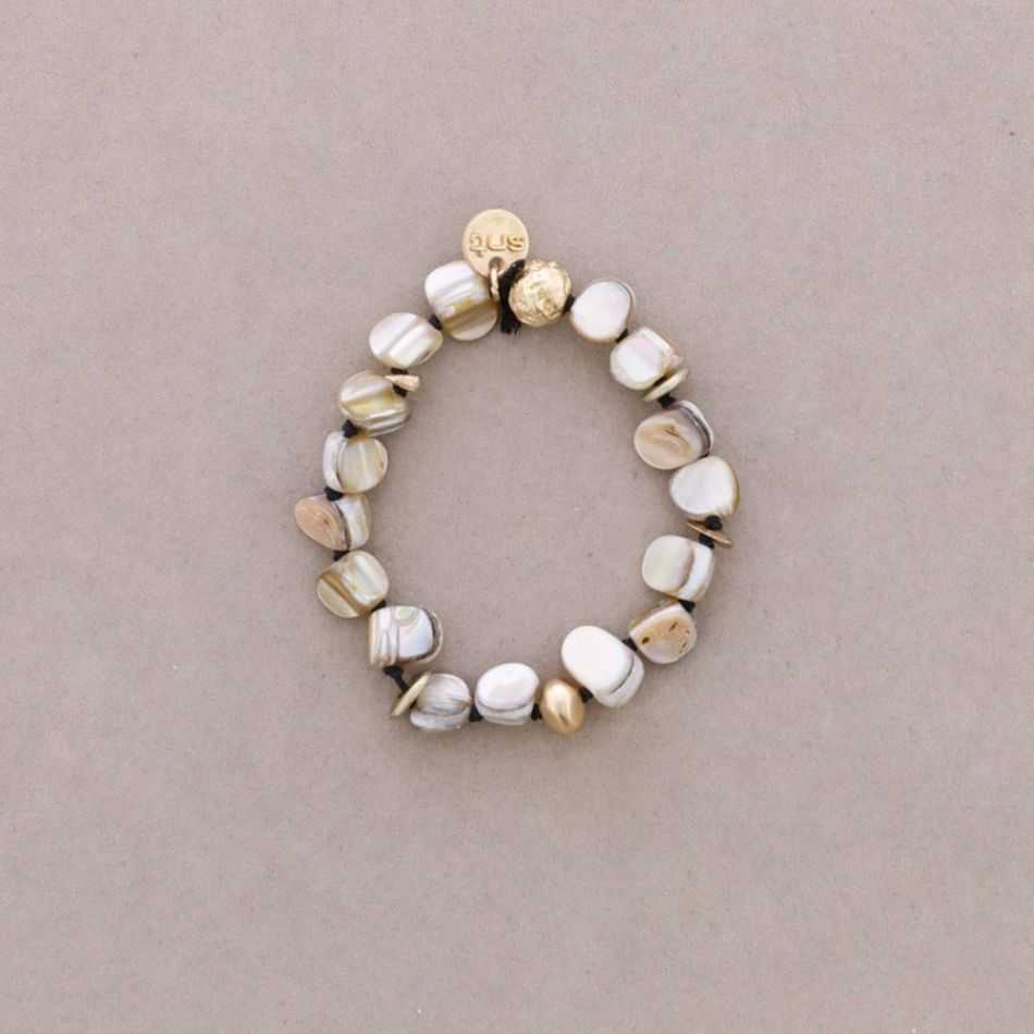 PULSERA ELASTICA CUENTAS NACAR METAL
