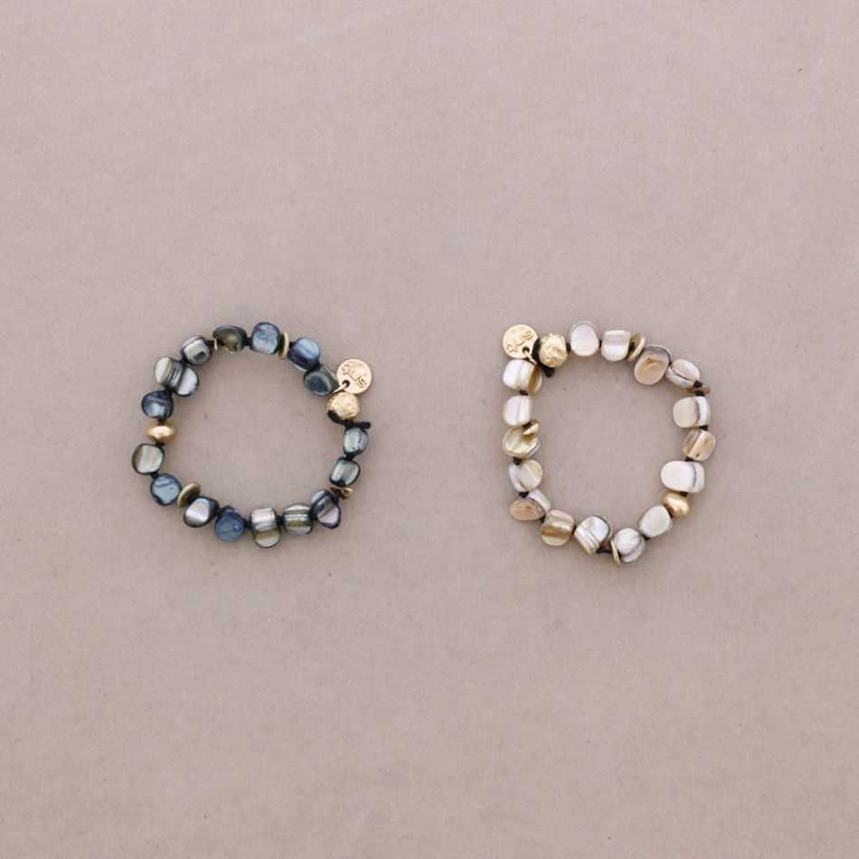 PULSERA ELASTICA CUENTAS NACAR METAL