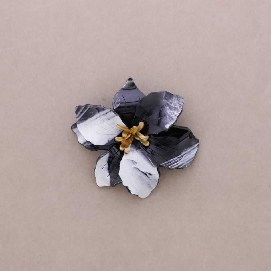 RESIN FLOWER BROOCH