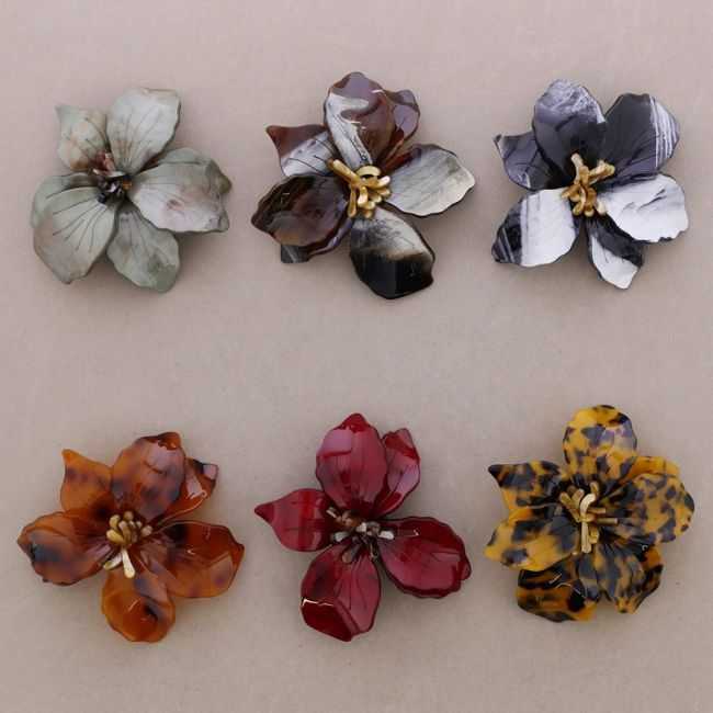 BROCHE FLOR RESINA