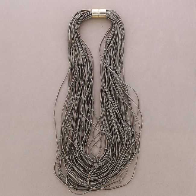 MULTI-STRAP ELASTIC CHOKER