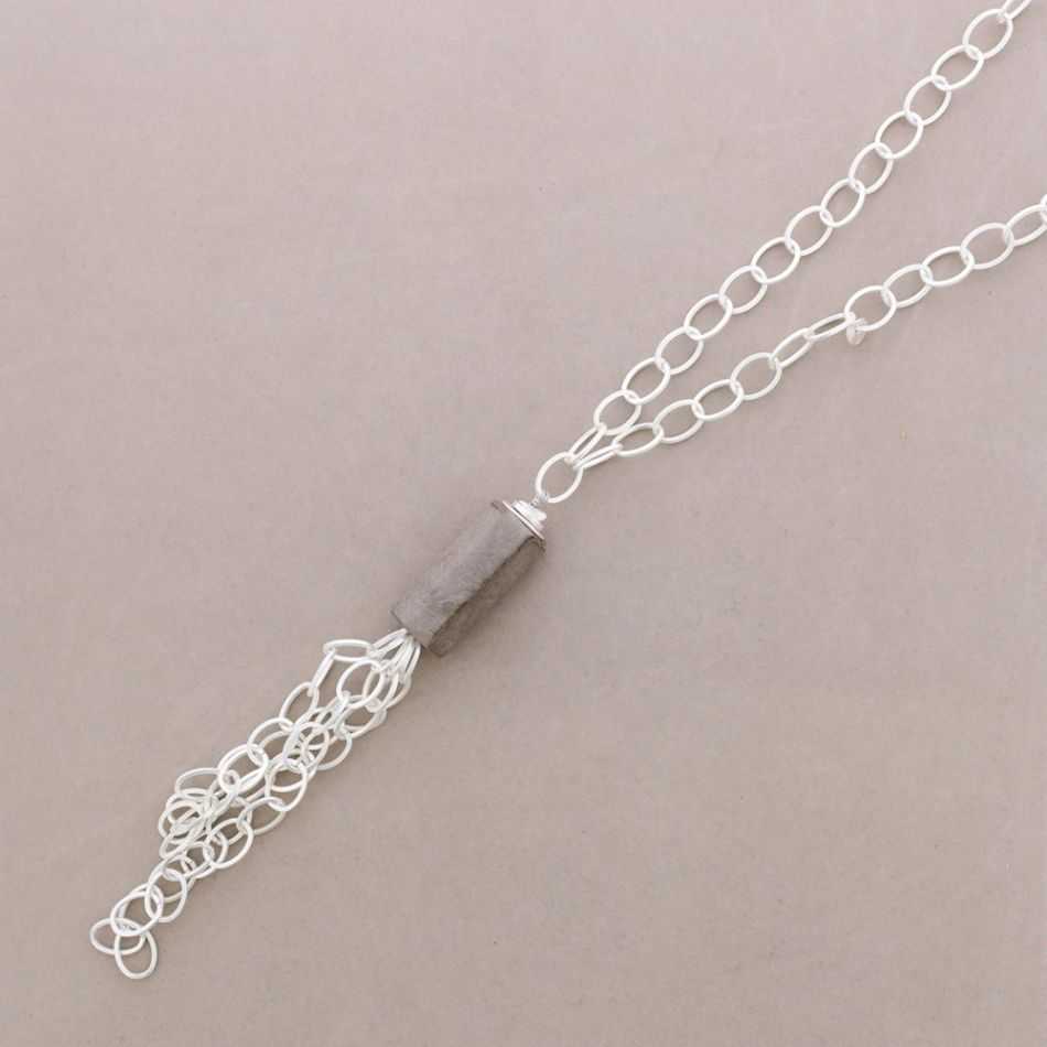 COLLAR LARGO COLGANTE CINLINDRO FLECO CADENA