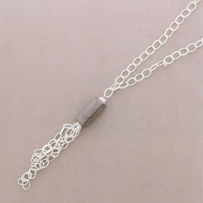 COLLAR LARGO COLGANTE CINLINDRO FLECO CADENA