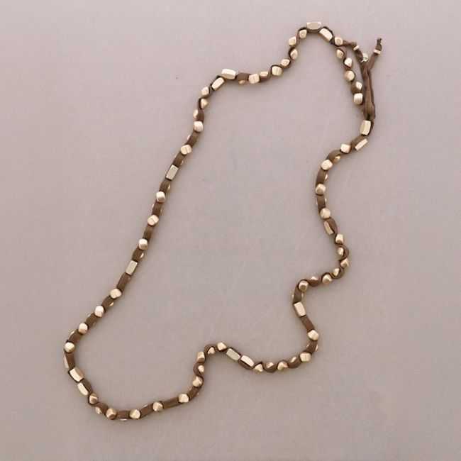 COLLAR LARGO TUBO LAZO CUENTAS IMITACION METAL