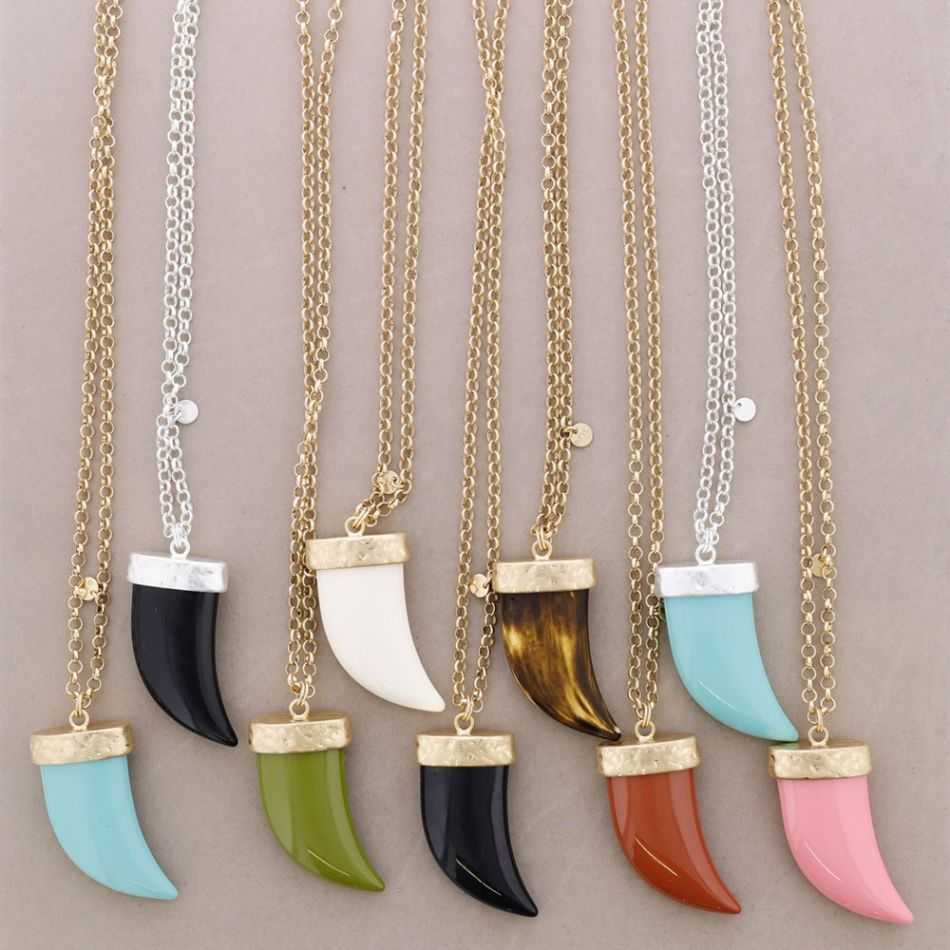 COLLAR LARGO COLGANTE CUERNO RESINA