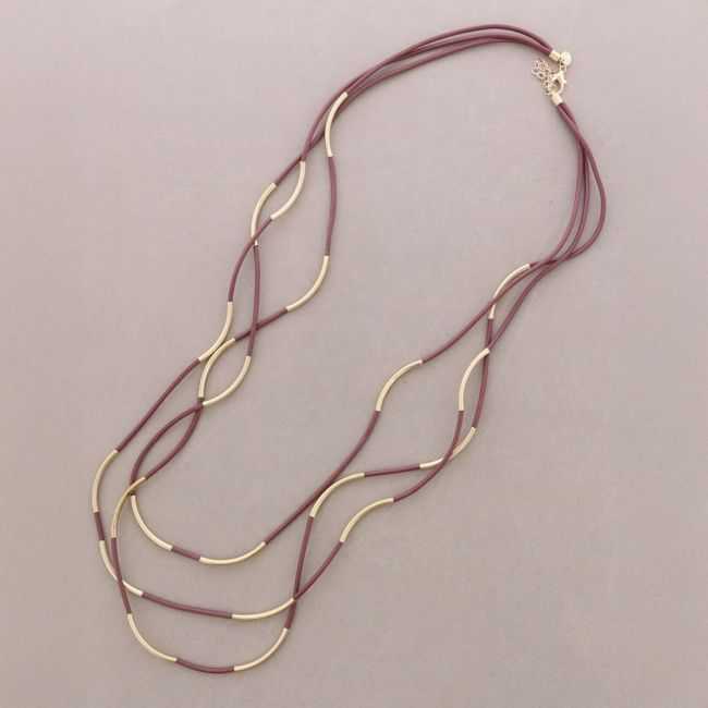 COLLAR LARGO CORDÓN SINTÉTICO TRIPLE TIRAS TUBOS METAL