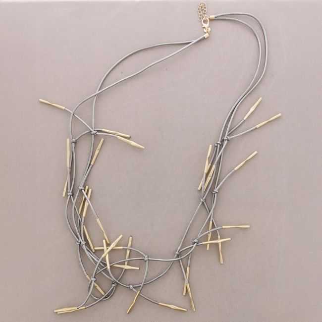 COLLAR LARGO CORDÓN SINTÉTICO DOBLE TIRAS FLECOS METAL
