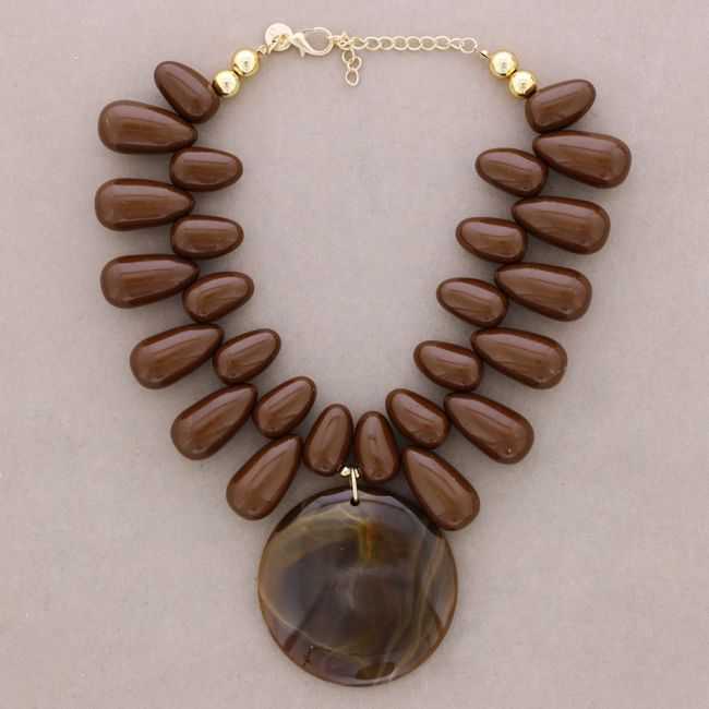 SHORT NECKLACE BEADS PENDANT MEDAL RESIN
