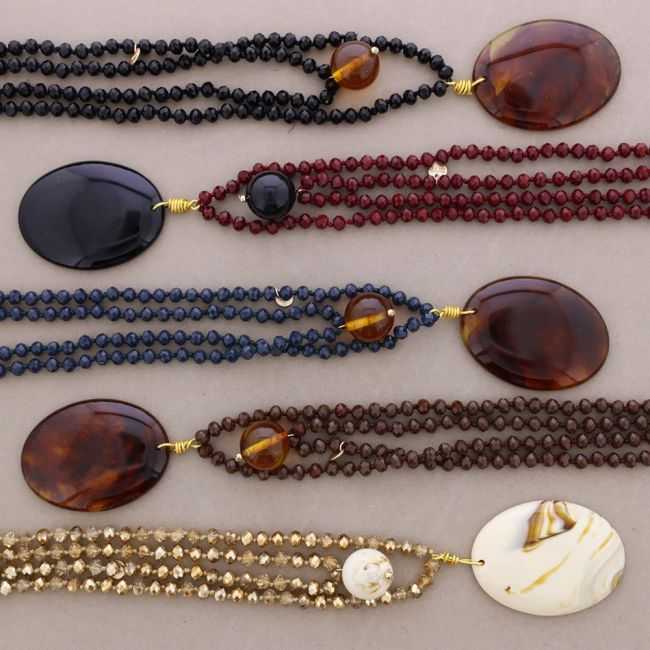 LONG NECKLACE WITH FACETED CRYSTAL BEADS AND RESIN PENDANTS 120CM