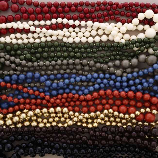 SET LONG NECKLACE BEADS RESIN
