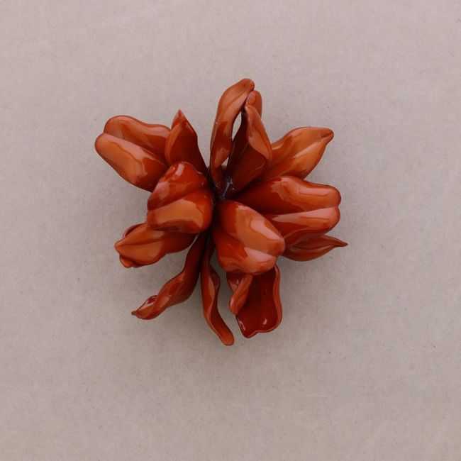 BROCHE FLOR RESINA