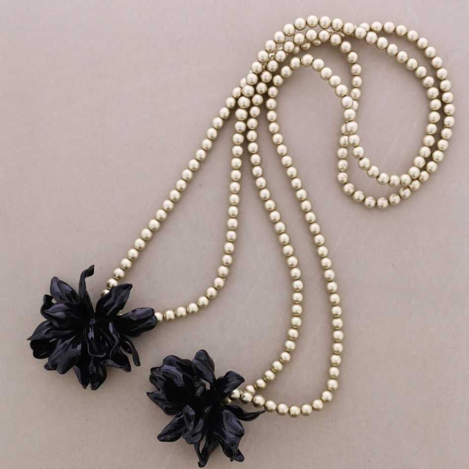 COLLAR LARGO DOBLE VUELTA DOBLE FLOR RESINA