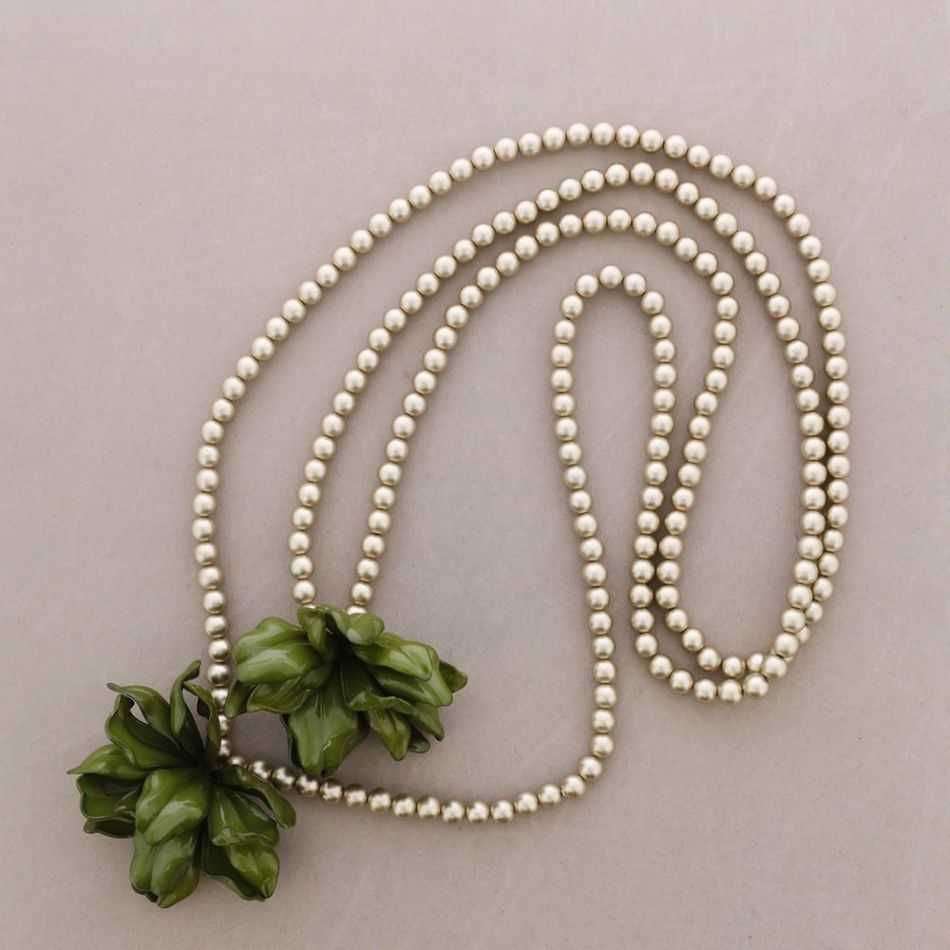 COLLAR LARGO DOBLE VUELTA DOBLE FLOR RESINA