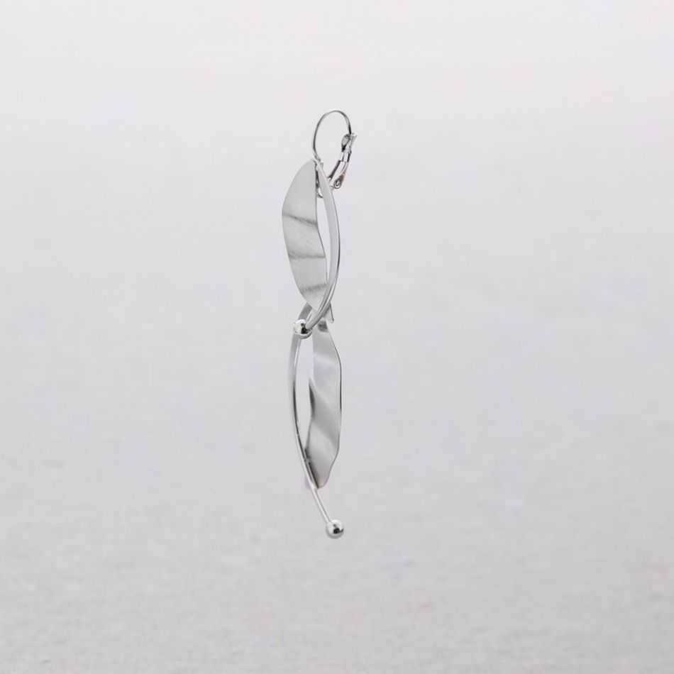 STEEL LEAF PENDANT EARRINGS