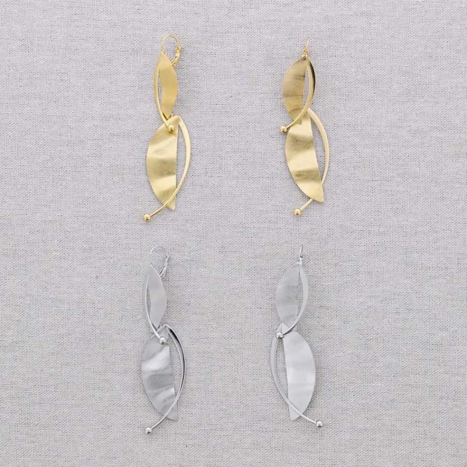STEEL LEAF PENDANT EARRINGS