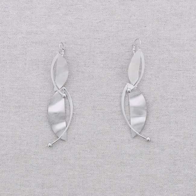 STEEL LEAF PENDANT EARRINGS
