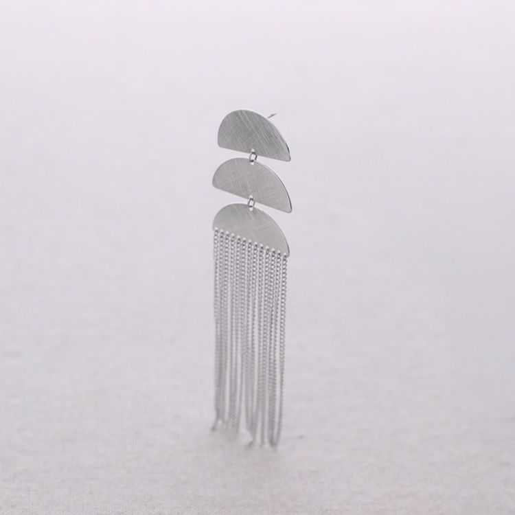 STEEL EARRINGS FAN-SHAPED FRINGED