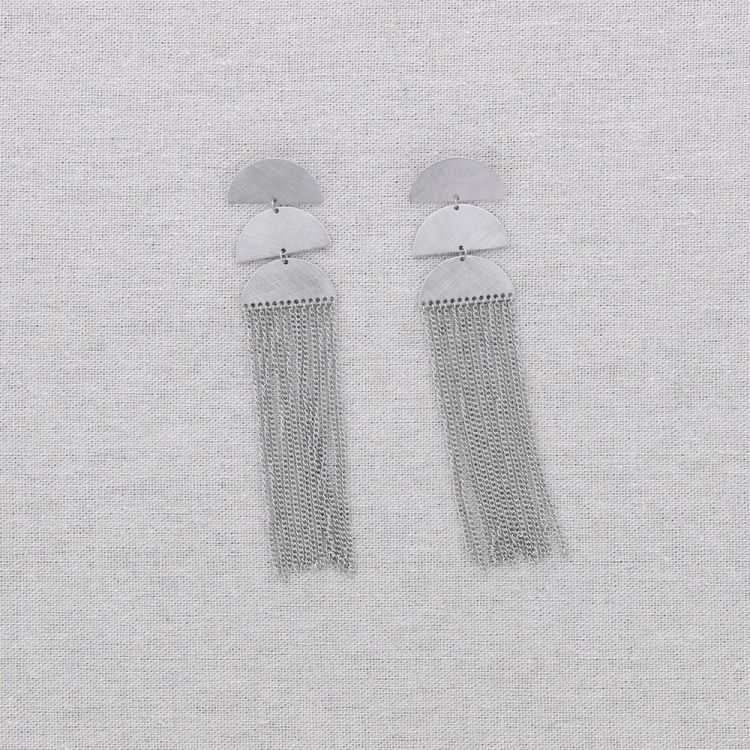 STEEL EARRINGS FAN-SHAPED FRINGED 2