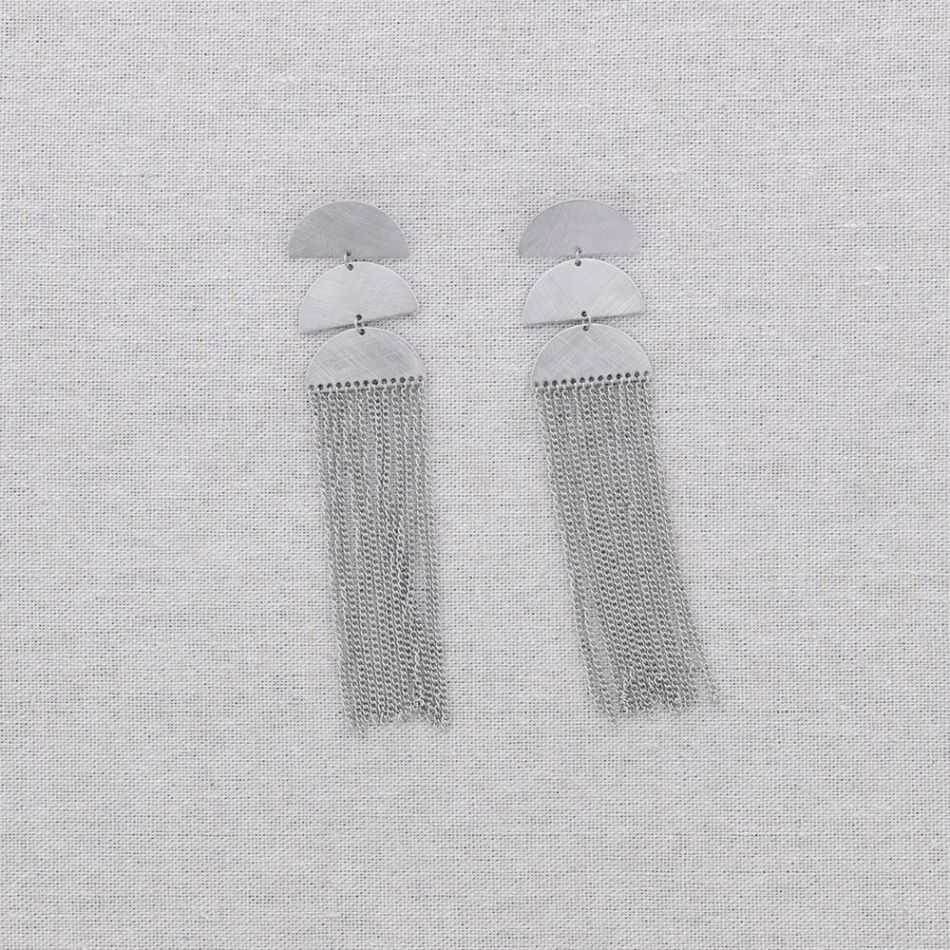 STEEL EARRINGS FAN-SHAPED FRINGED
