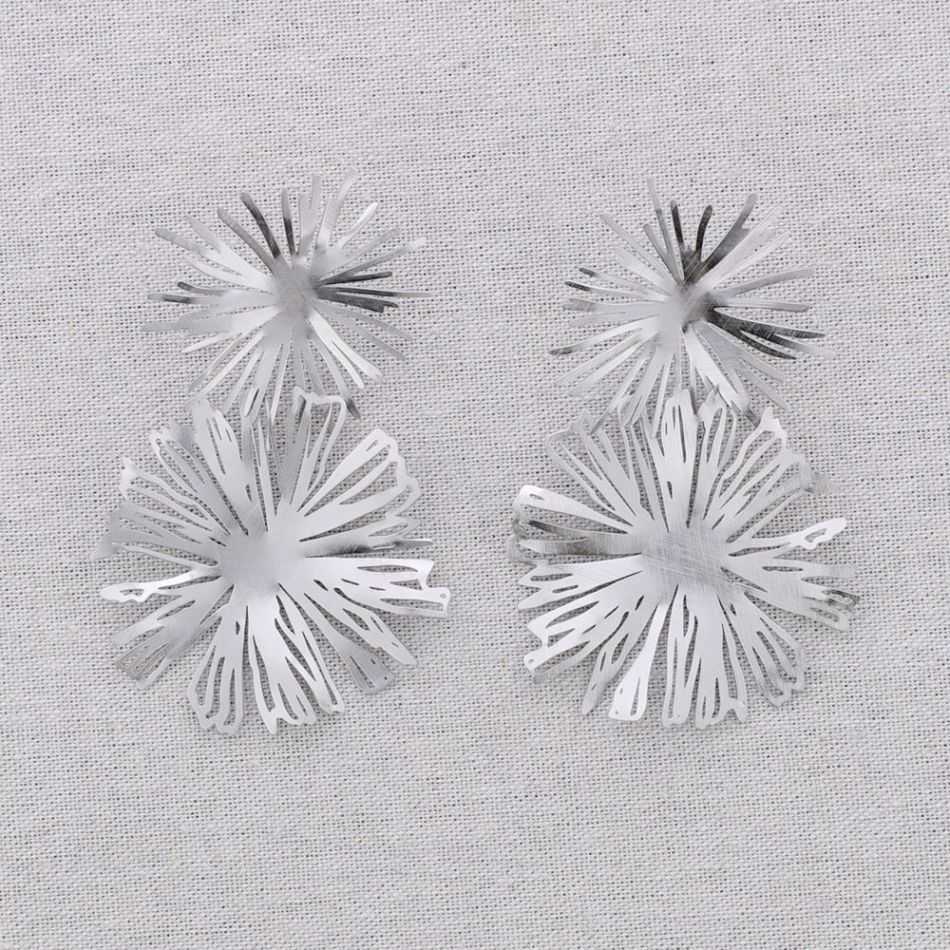 DOUBLE FLOWER SPARKLING STEEL EARRINGS