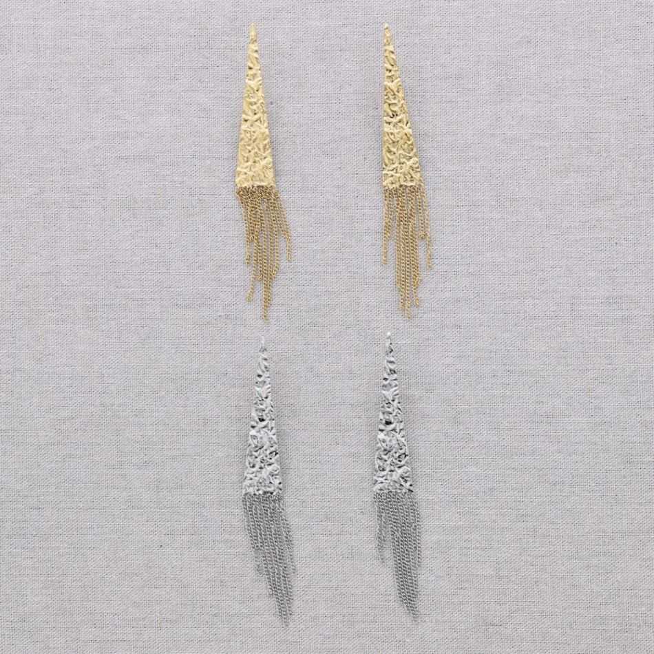 TRIANGULAR STEEL EARRINGS WITH FRINGE